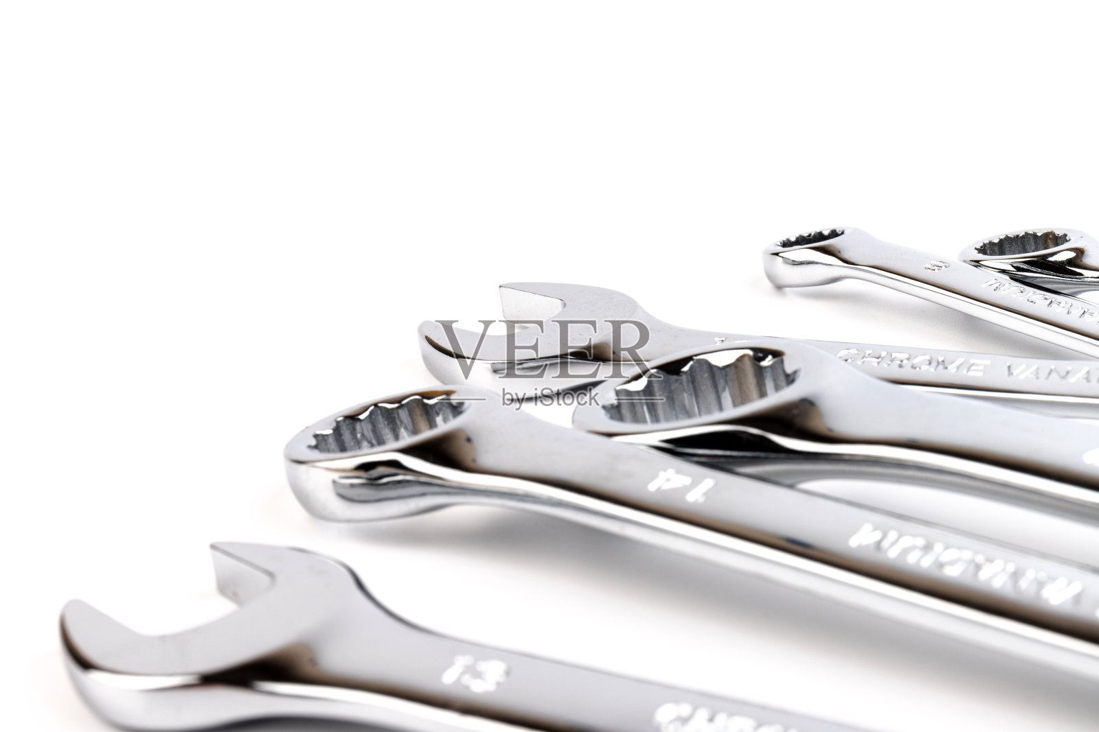 白色背景上的扳手。文本复制空间照片摄影图片