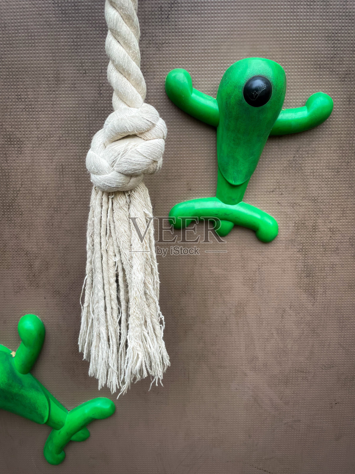 摘要儿童运动背景用绳结和绿色可爱的攀爬抱具照片摄影图片