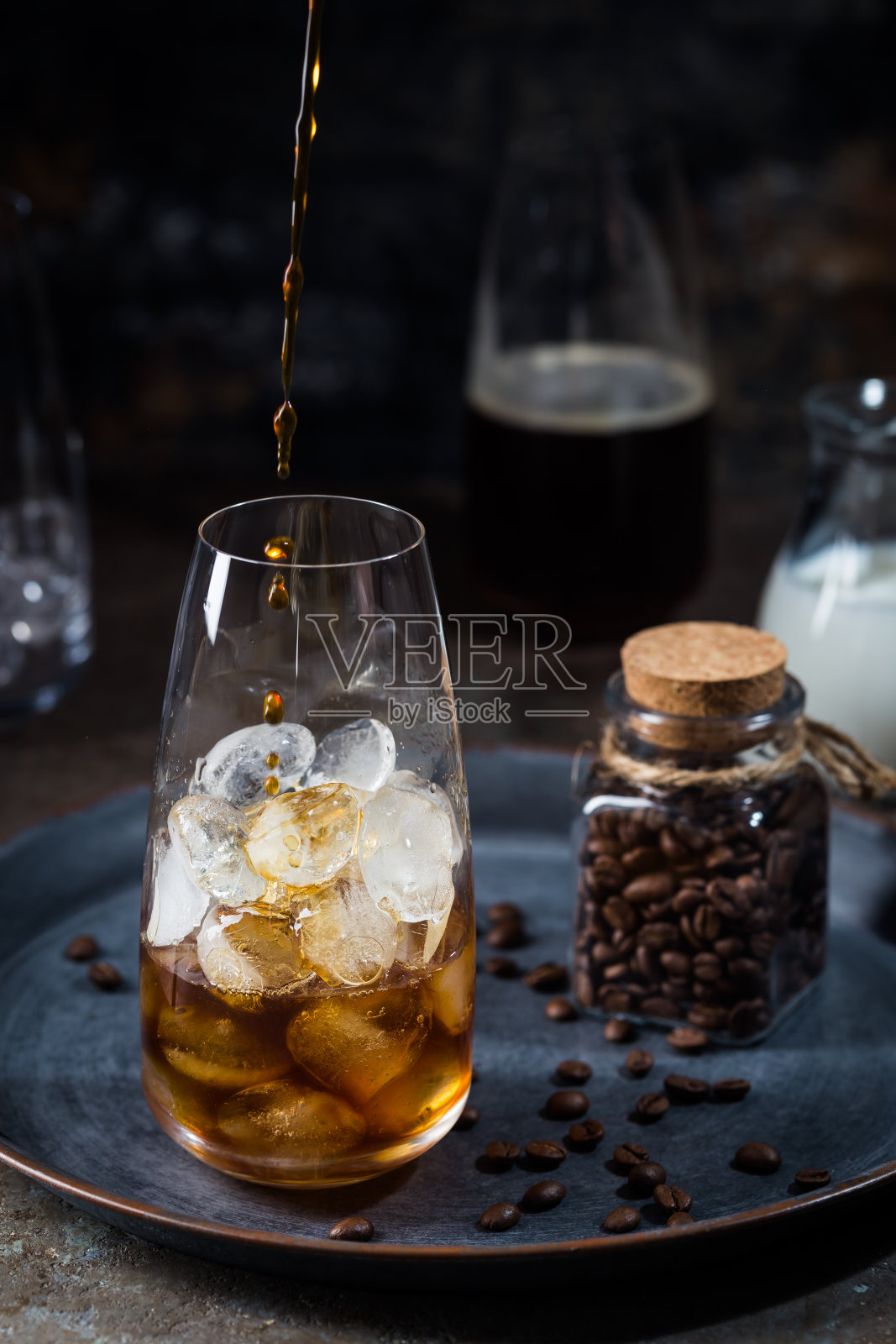 高脚杯的冰咖啡照片摄影图片