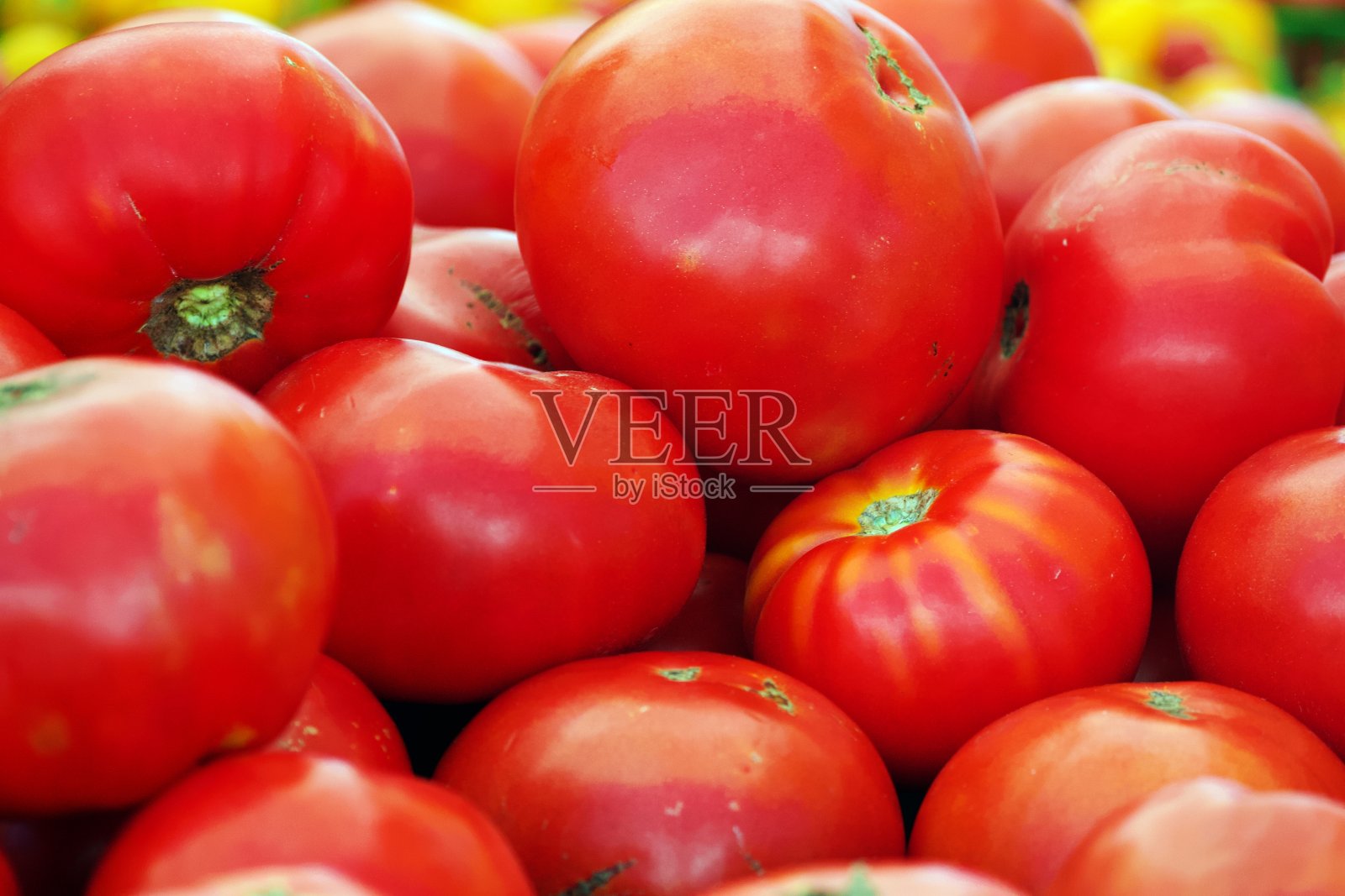 市场摊位上的西红柿照片摄影图片