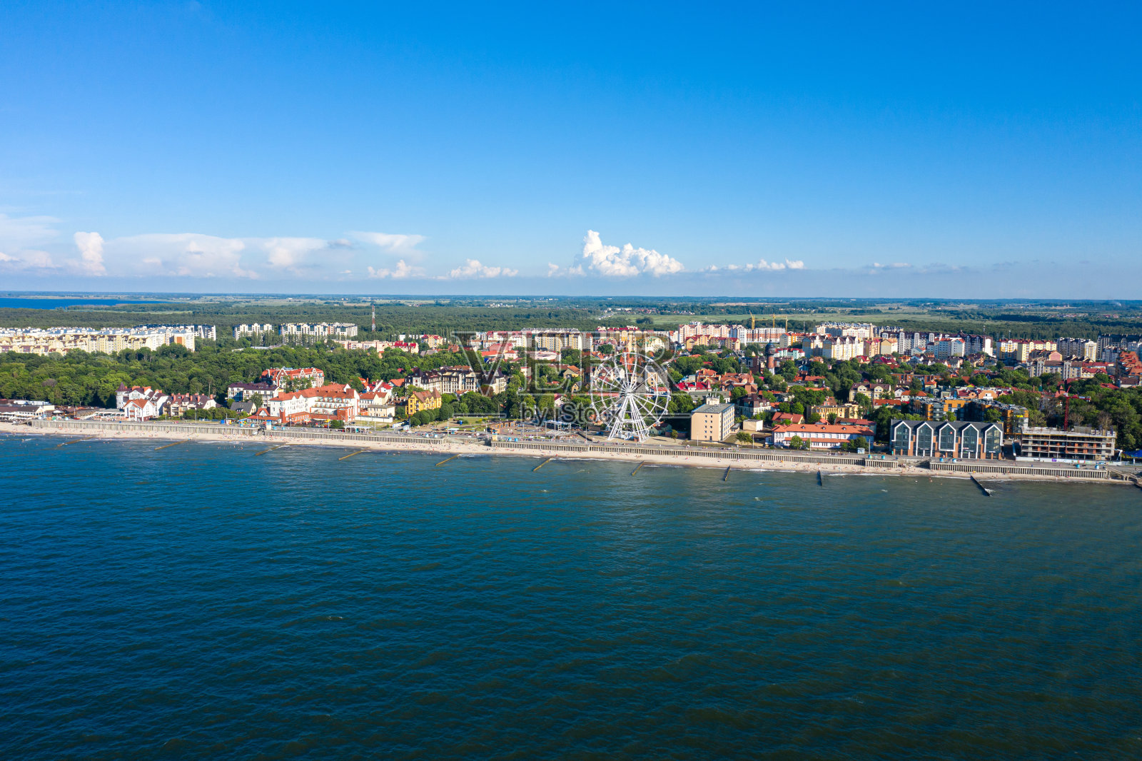 Zelenogradsk堤岸散步。加里宁格勒地区。鸟瞰图照片摄影图片