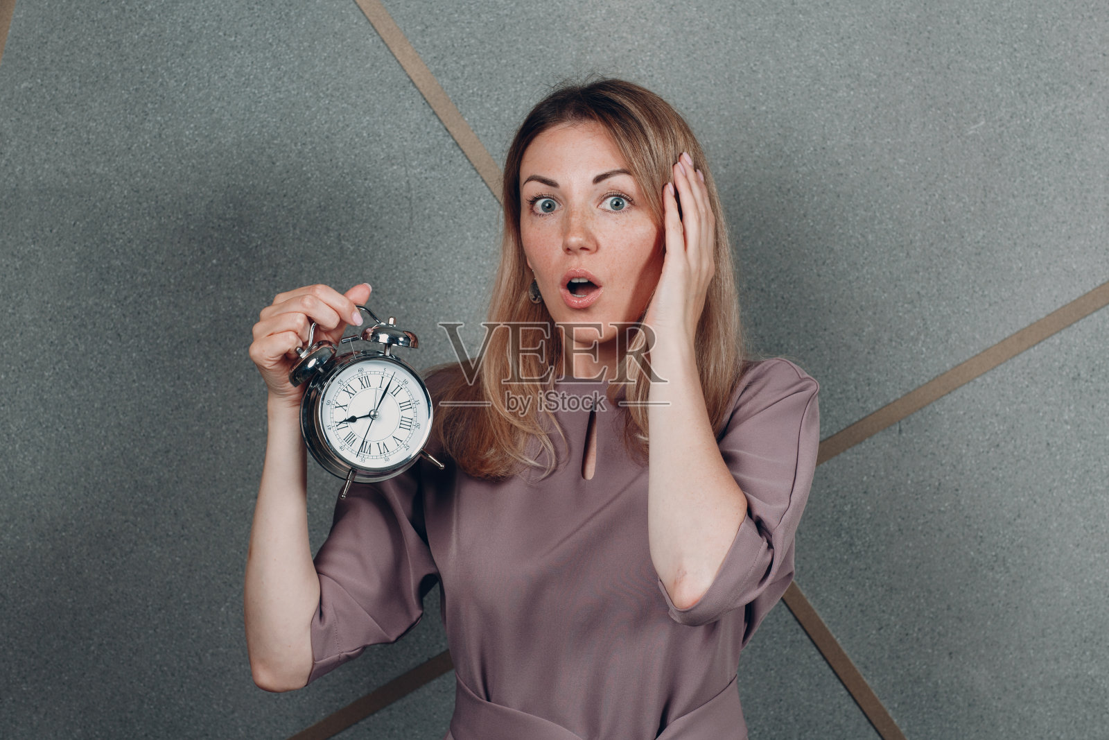 职场女性青年教练。照片摄影图片