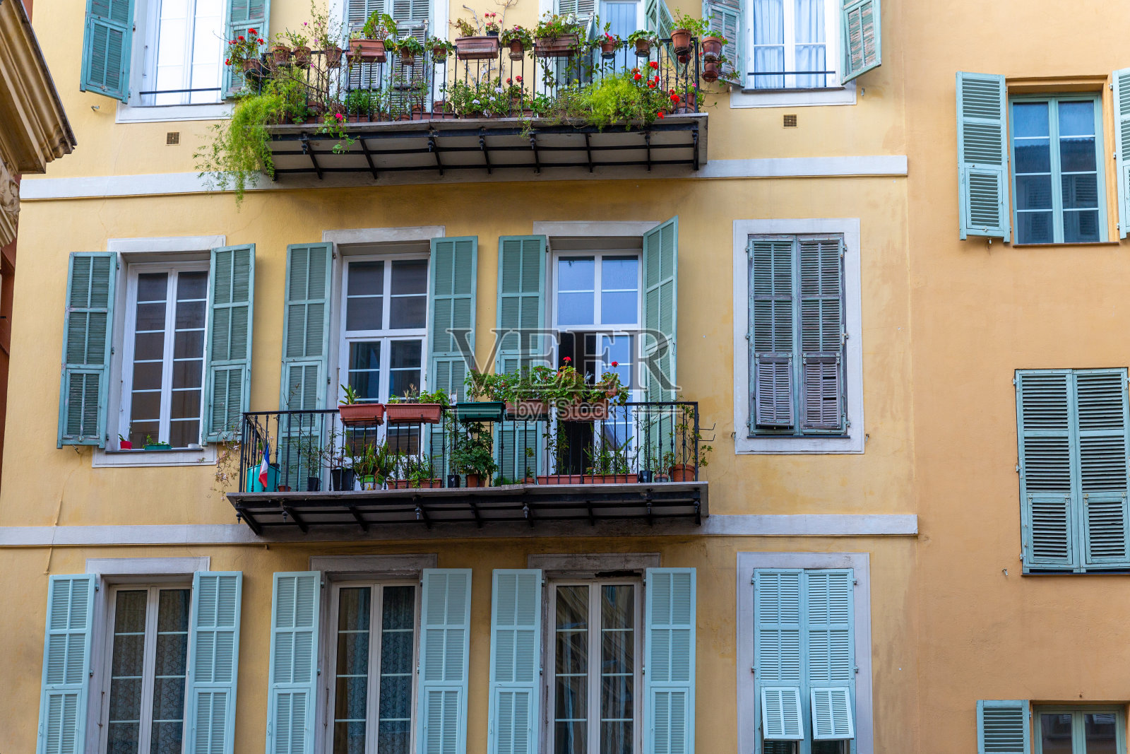 法国里维埃拉的尼斯古城建筑照片摄影图片