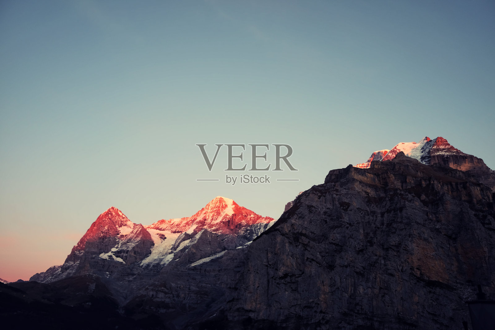 瑞士山脉的全景照片摄影图片