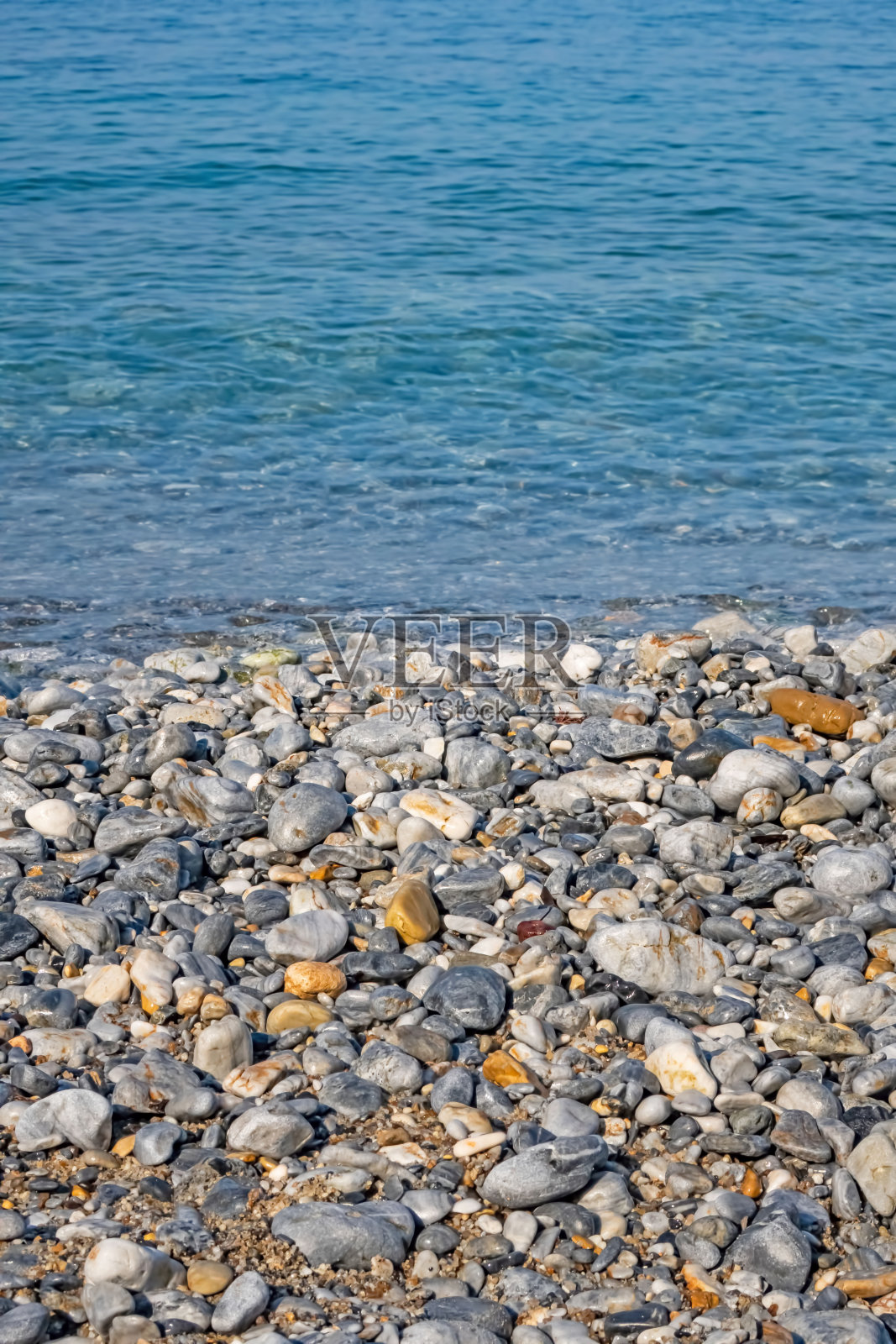 爱琴海清澈湛蓝的海水照片摄影图片