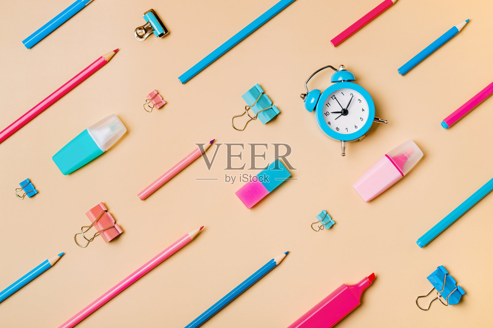 回校斜纹，中性米色bg照片摄影图片