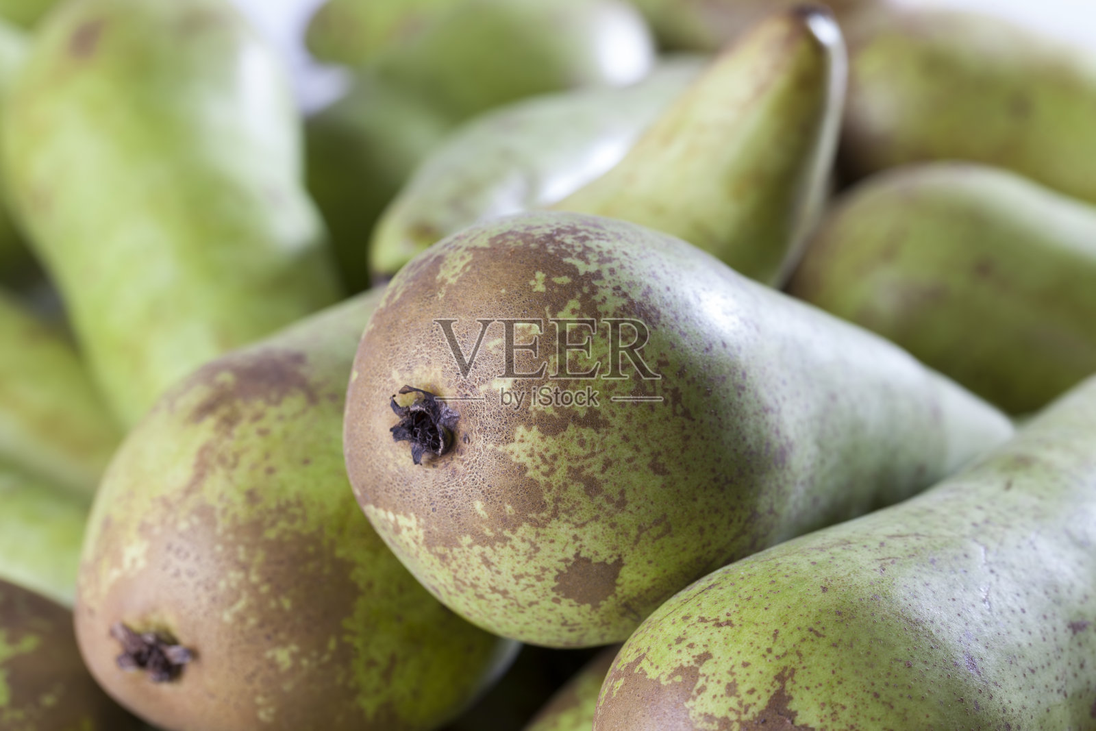 收获后成熟的绿梨照片摄影图片