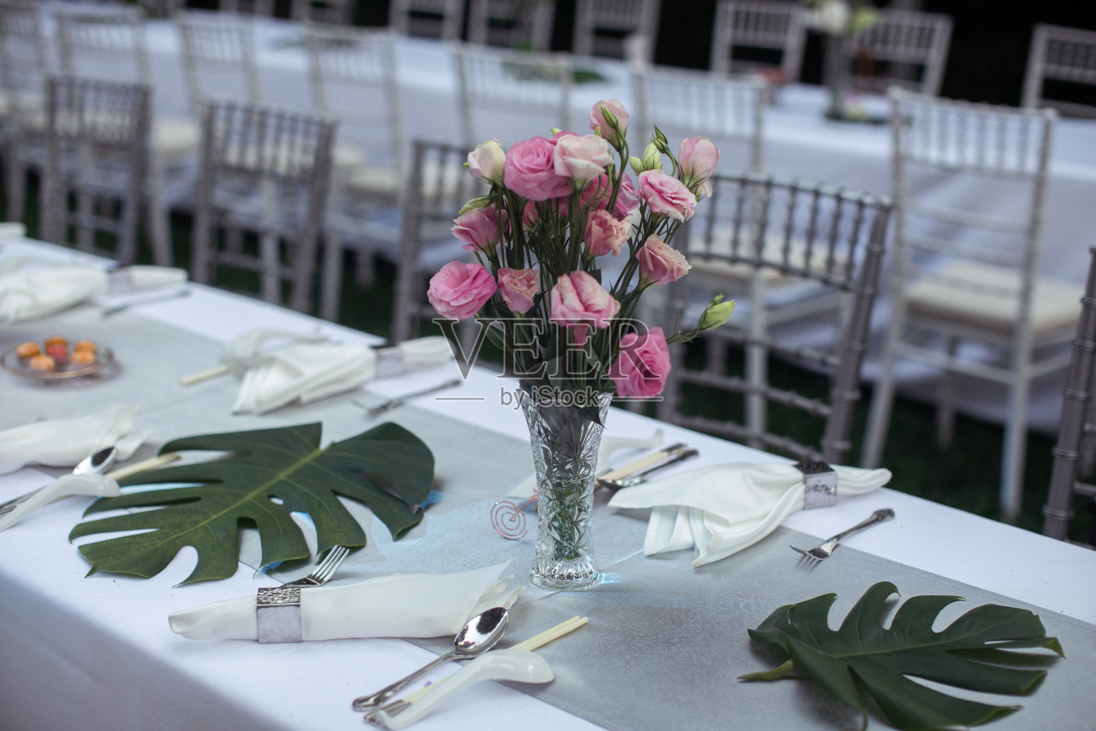 为宴会或婚宴准备的桌子照片摄影图片
