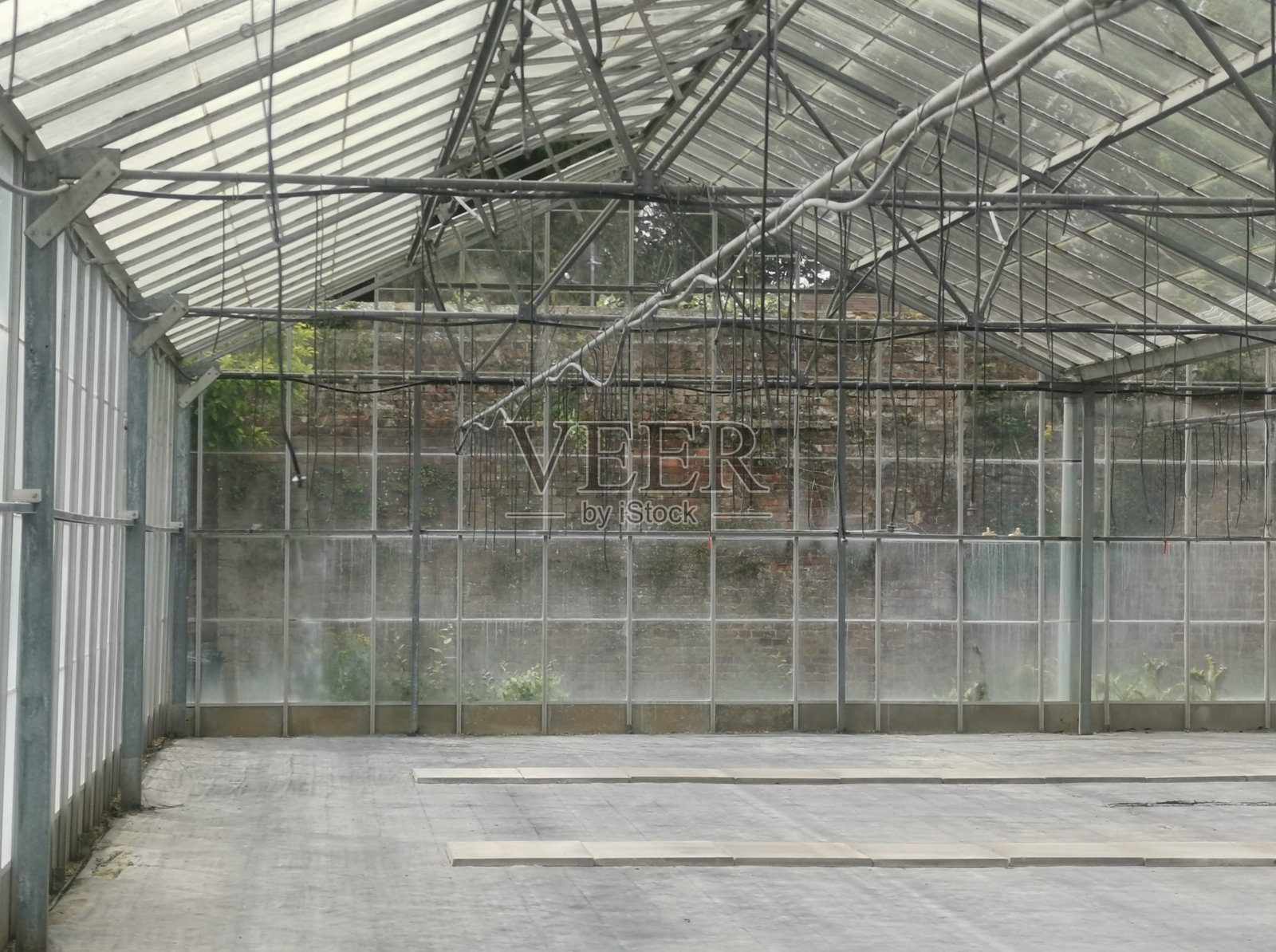 空大型工业温室与灌溉系统照片摄影图片