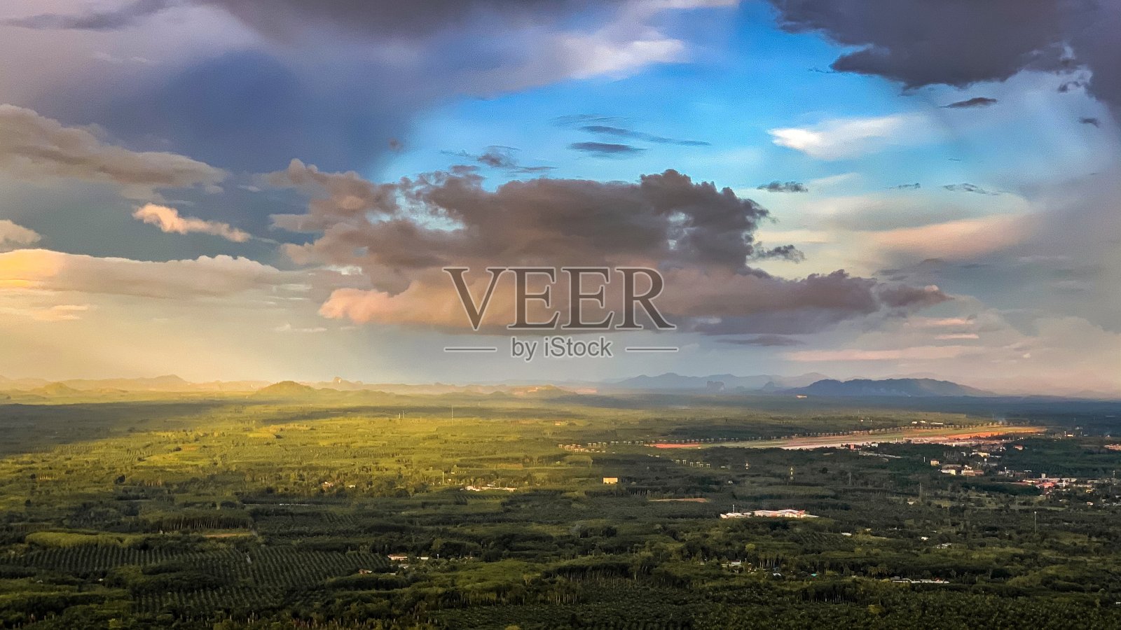 云计算和地平线照片摄影图片