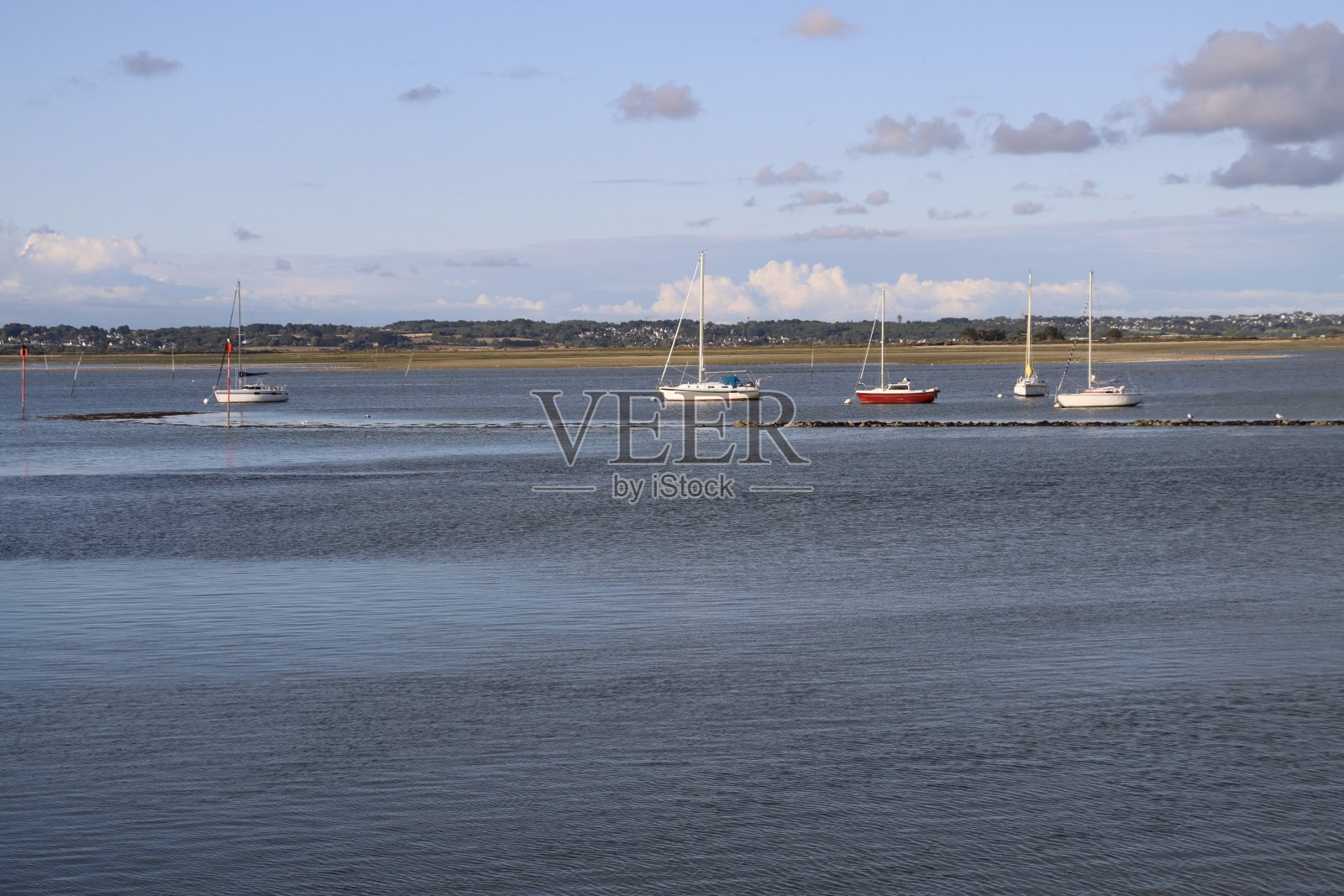 海上的船照片摄影图片