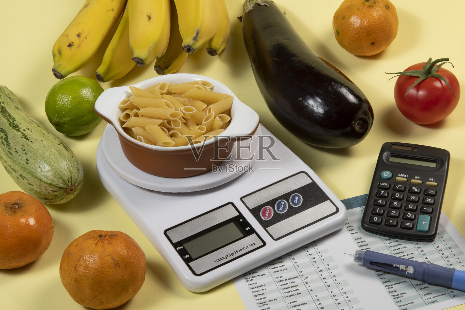 控制糖尿病-胰岛素治疗中的碳水化合物计数照片摄影图片