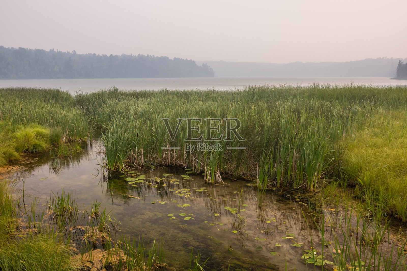 斯莫科拉萨尔湖照片摄影图片