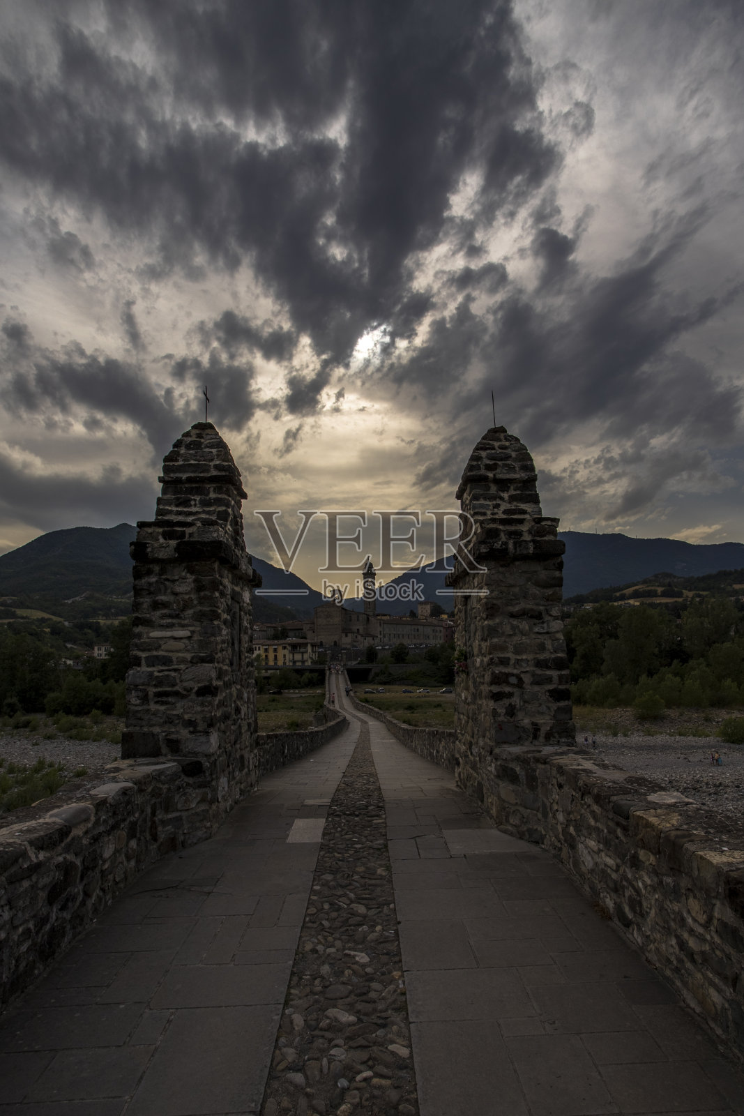 博比奥2的驼背桥照片摄影图片