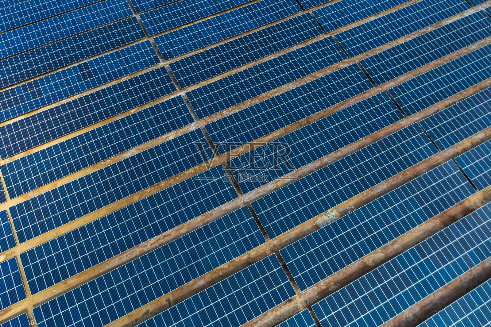 平顺省的太阳能农场照片摄影图片