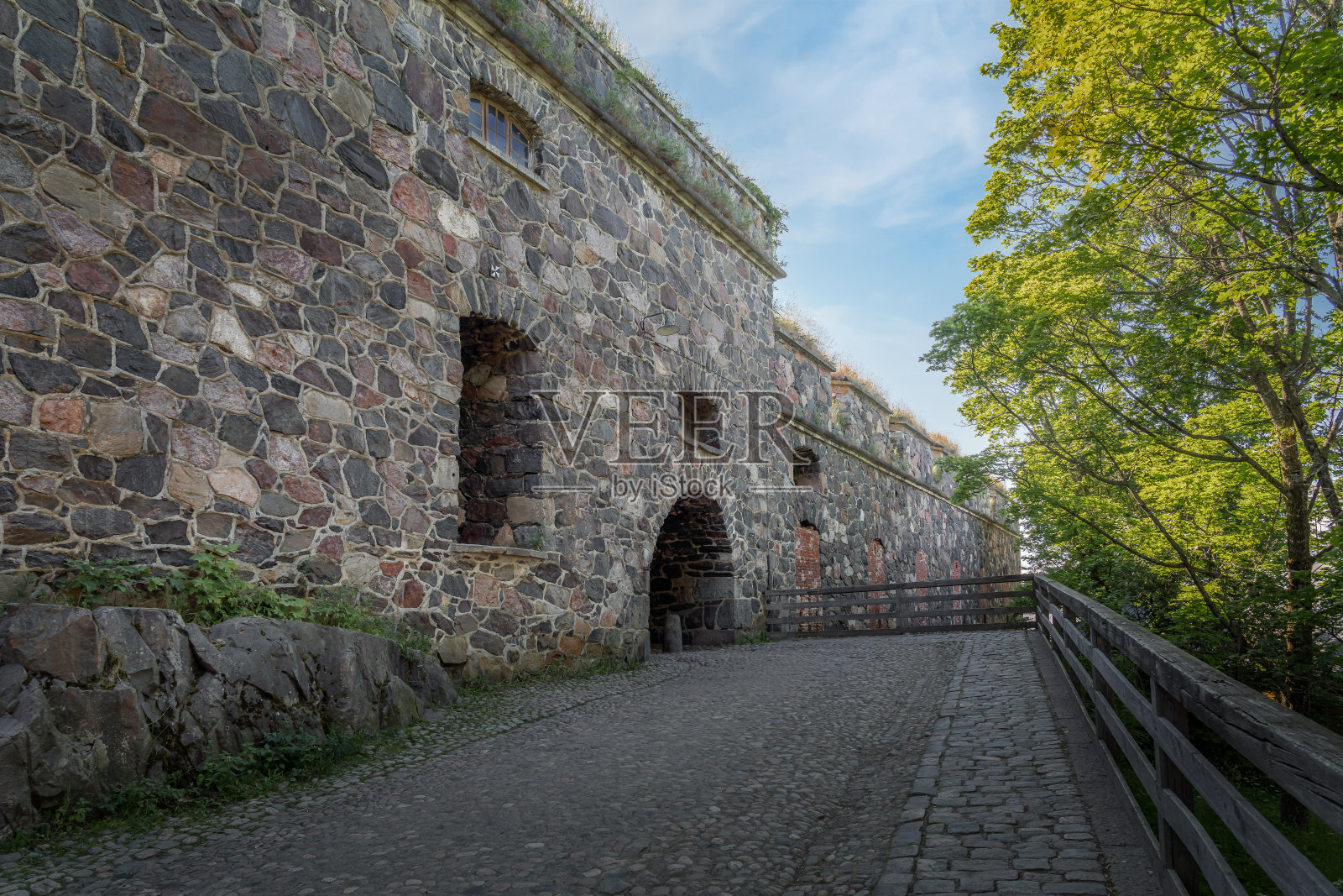 芬兰赫尔辛基苏门林纳要塞的城墙照片摄影图片
