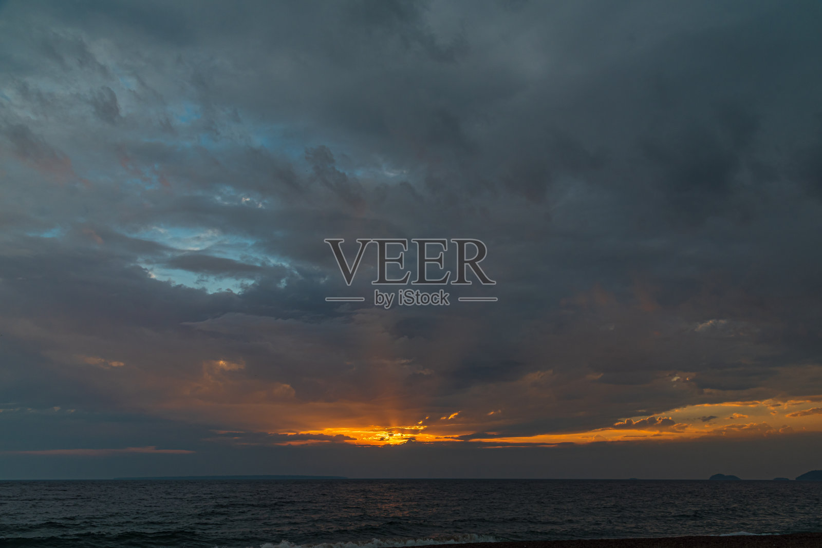 水面日落照片摄影图片