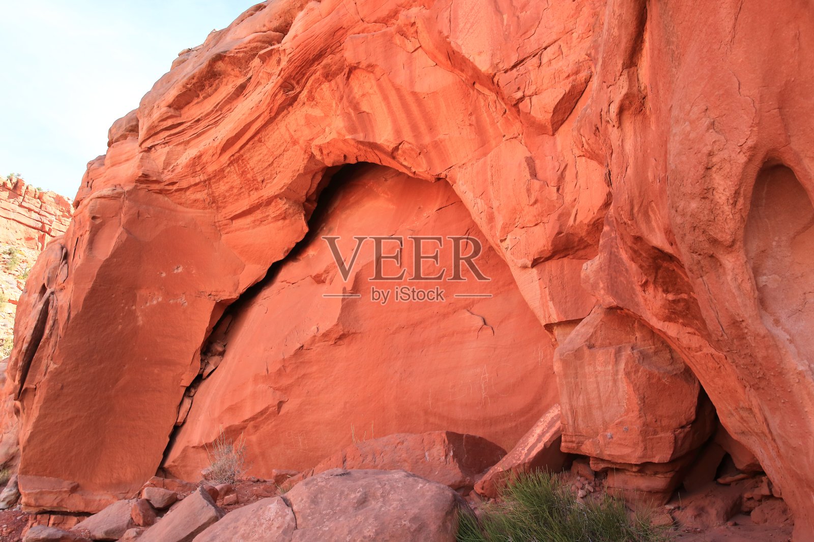 红色的石头照片摄影图片