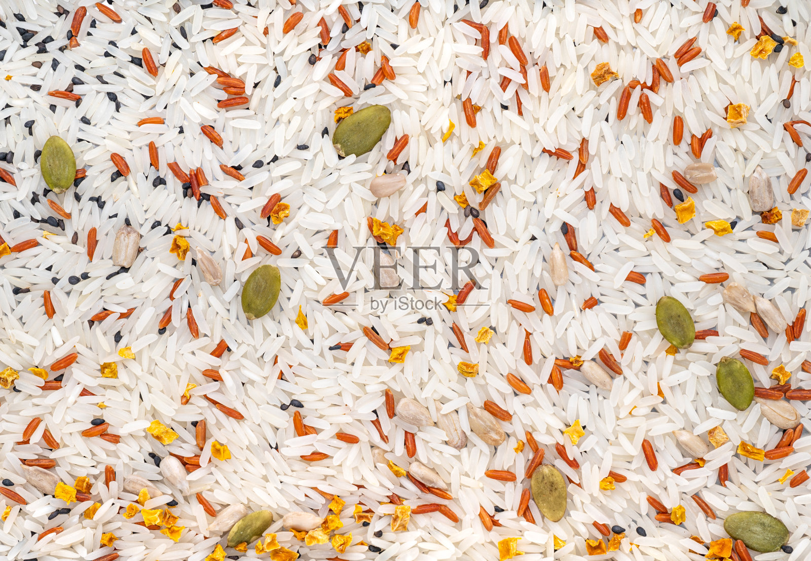 具有谷物纹理背景的大米照片摄影图片