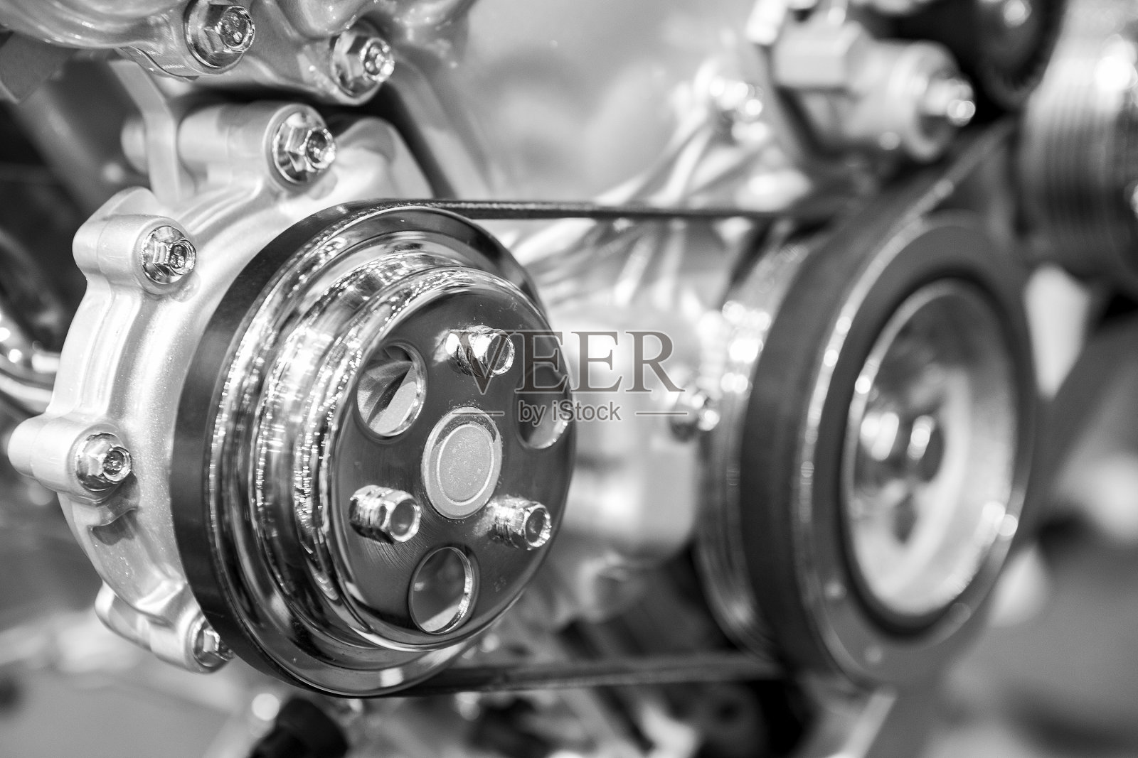 现代汽车发动机的设计。照片摄影图片