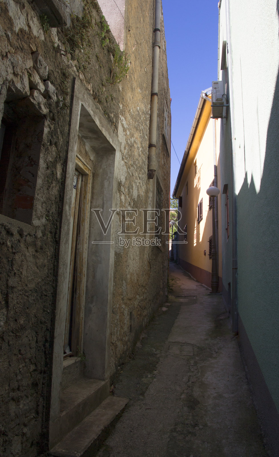 狭窄的克罗地亚街道照片摄影图片