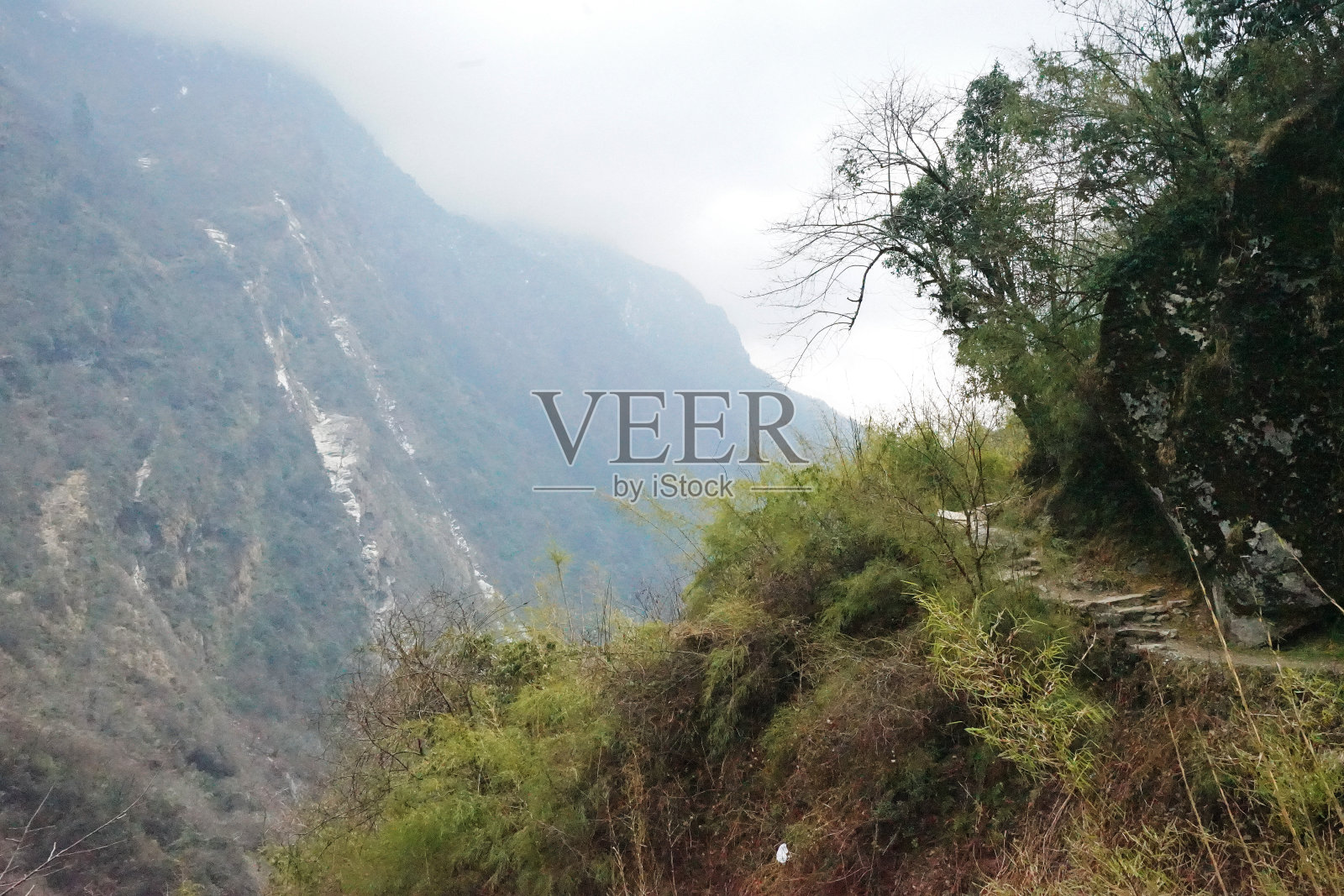 岩石山崖的自然景观照片摄影图片