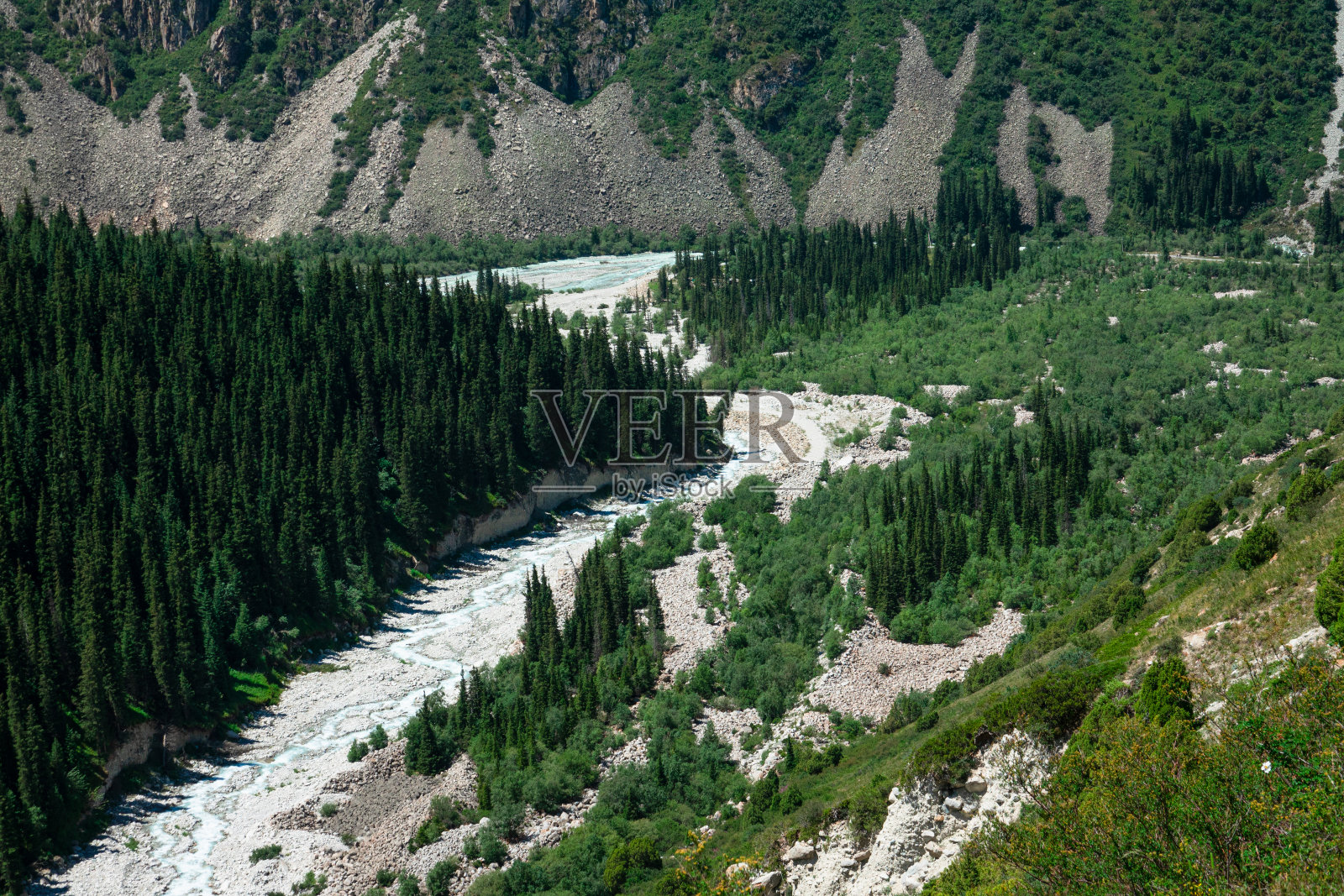 夏日山河景观照片摄影图片