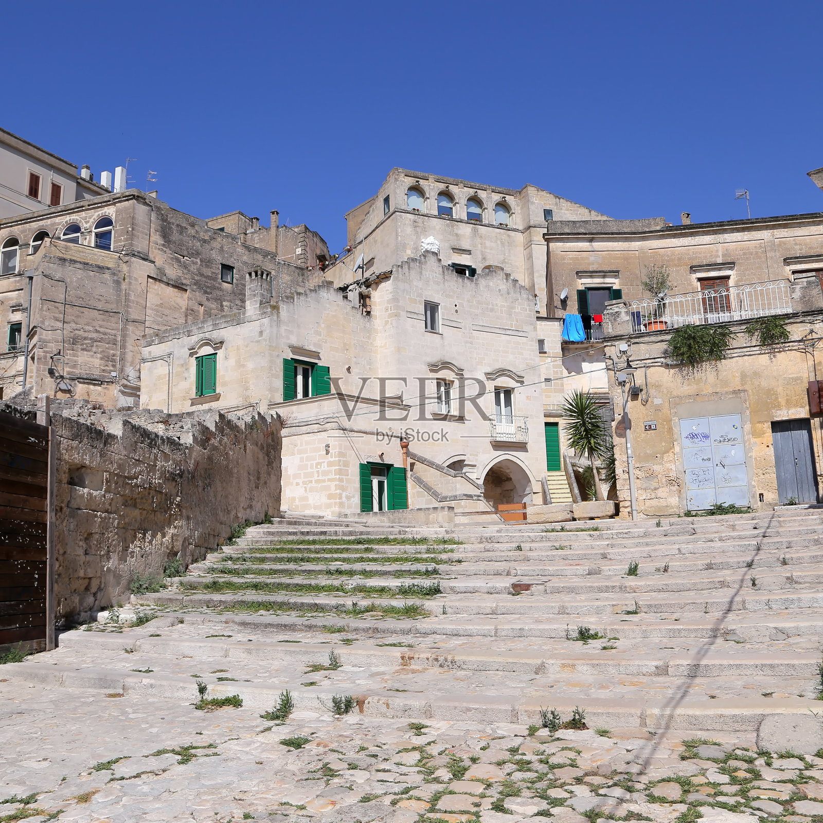 马泰拉的Sassi di Matera是马泰拉市的一个历史街区，以其古老的洞穴民居而闻名。巴斯利卡塔。意大利照片摄影图片