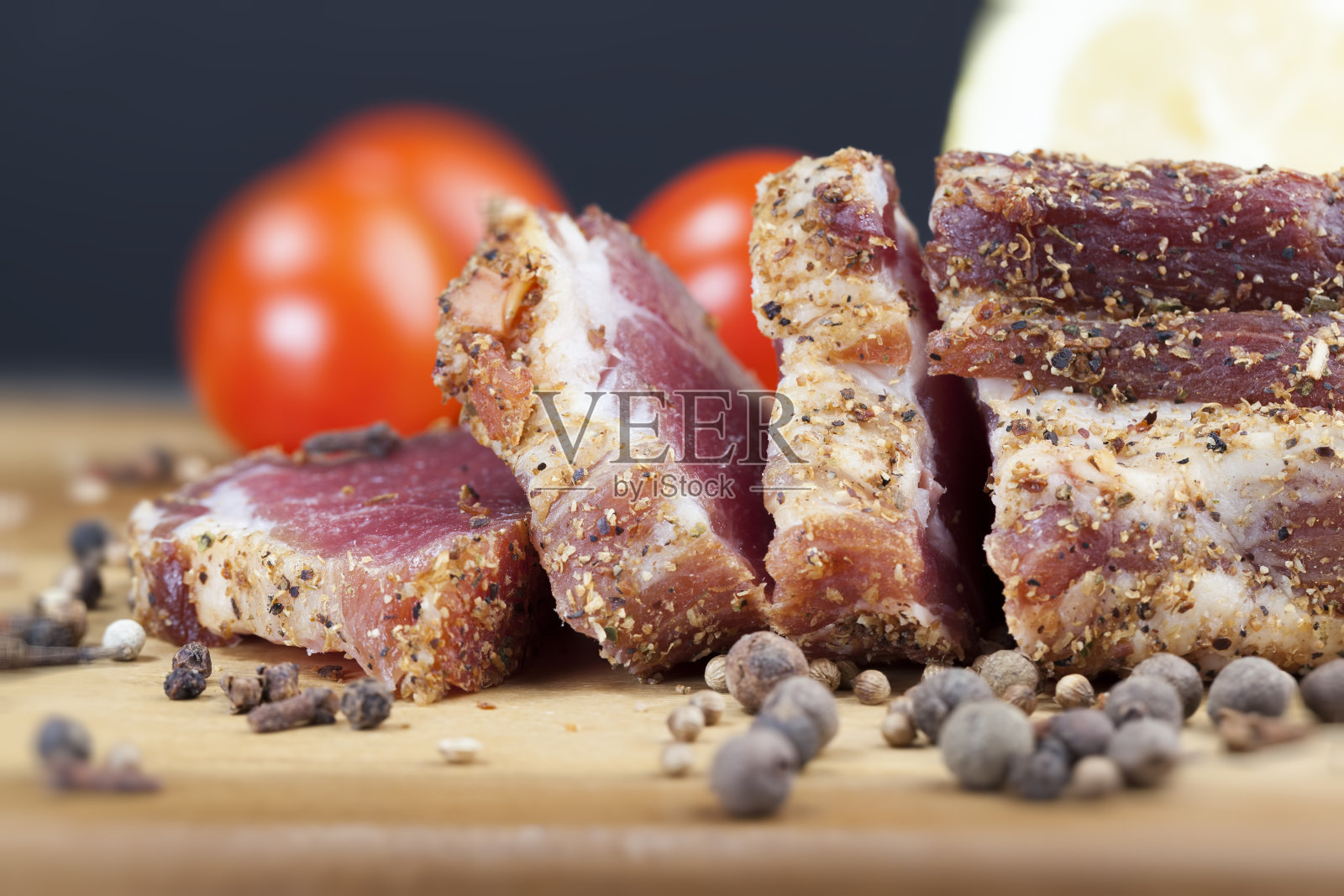 牛肉肉制品加香料照片摄影图片