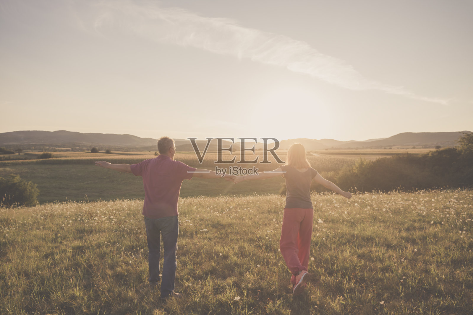 自然的异性恋夫妇照片摄影图片