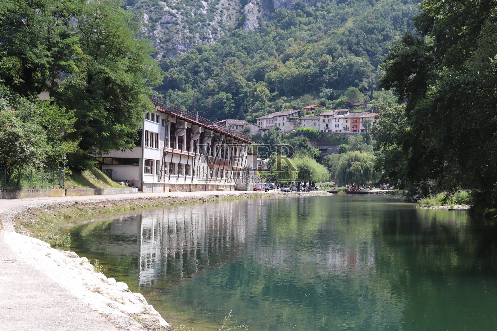 庞恩罗亚的伯恩河照片摄影图片