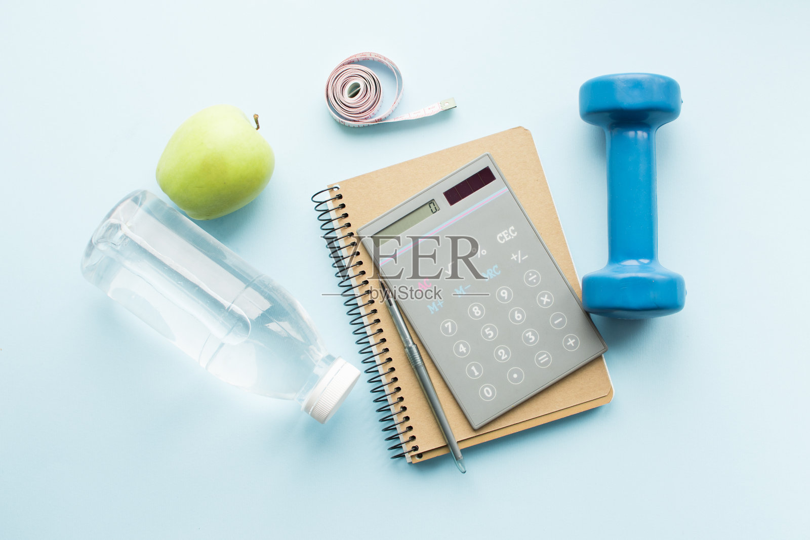 减肥，健身和计算卡路里的概念照片摄影图片