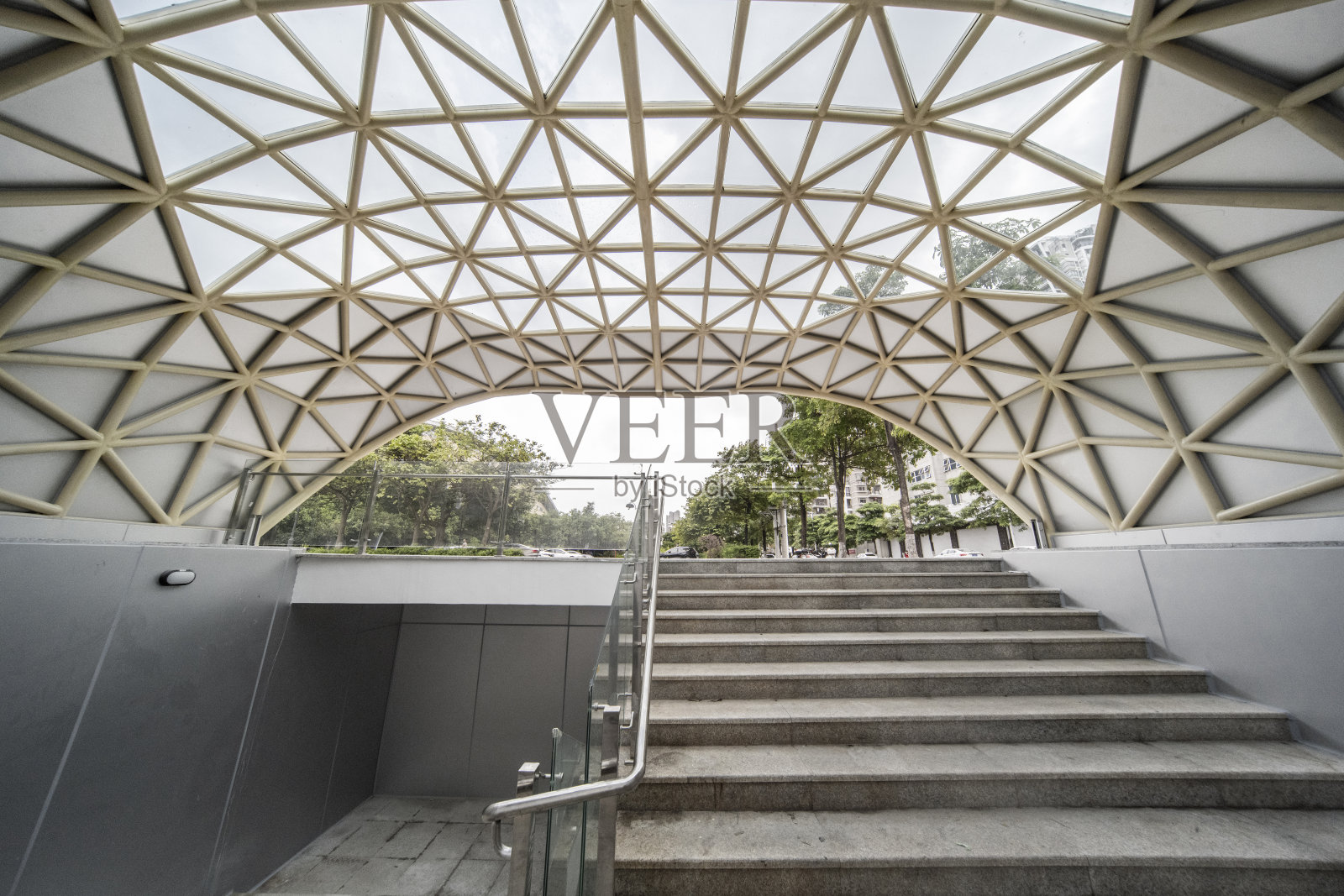 城市公共地下通道照片摄影图片