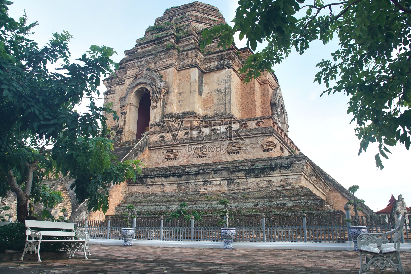 在泰国清迈的chedi luang寺照片摄影图片