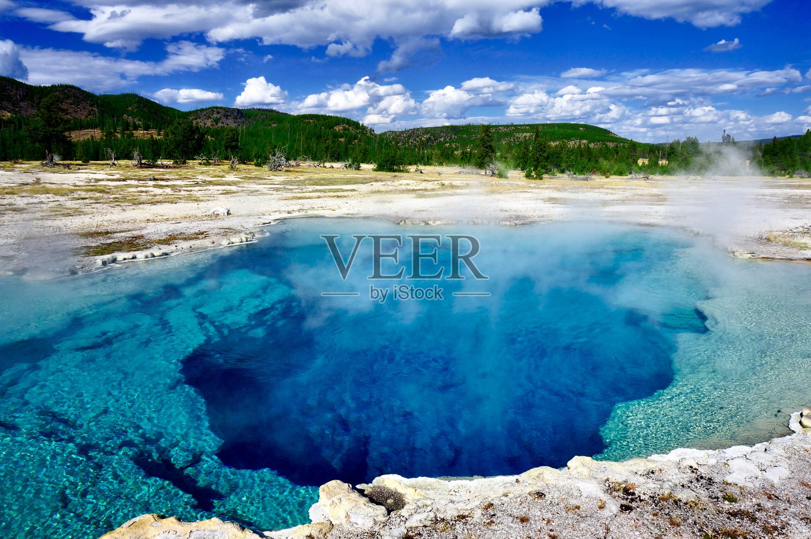 来自深处的泉水照片摄影图片