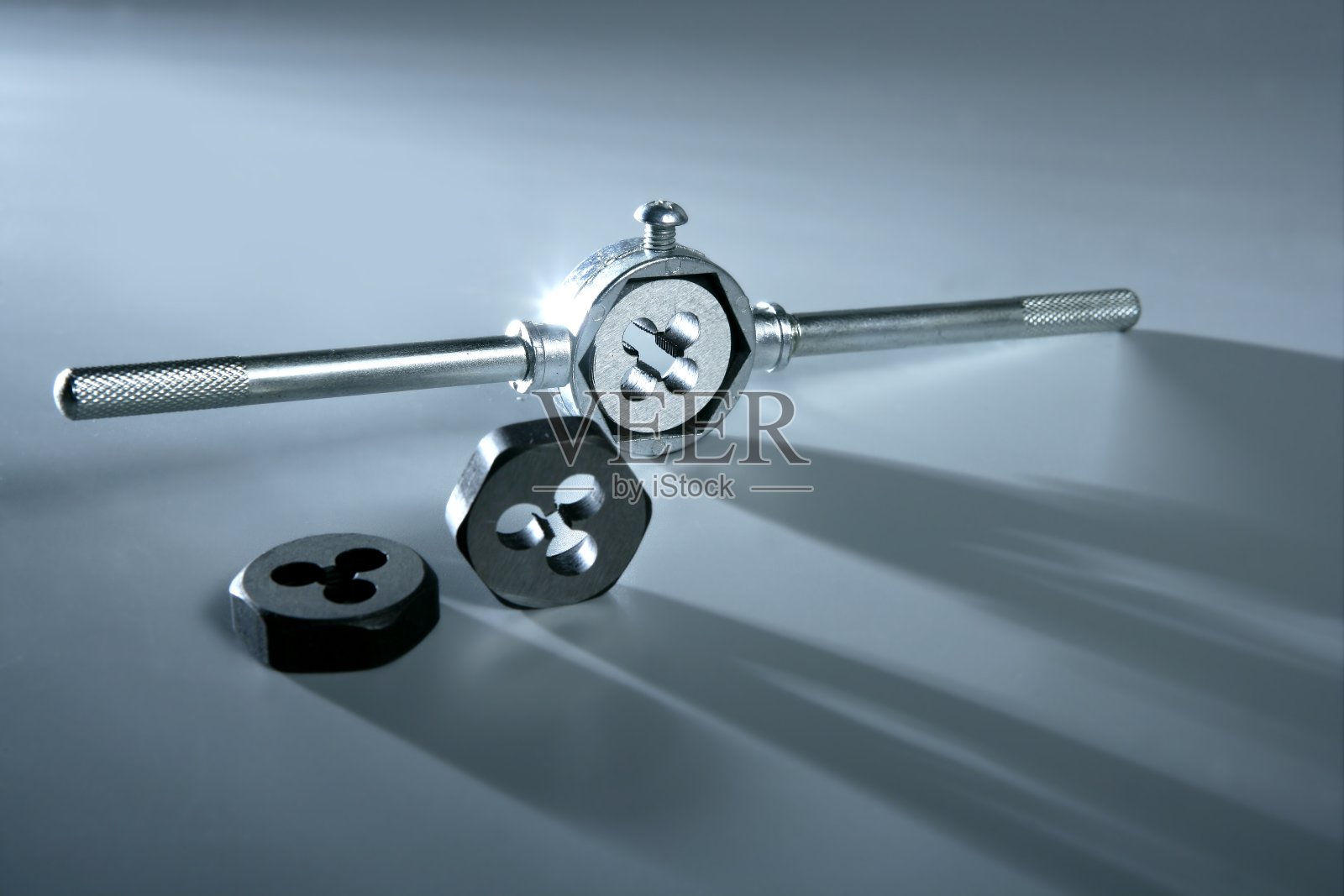 螺丝制造工具模具螺纹的细节照片摄影图片