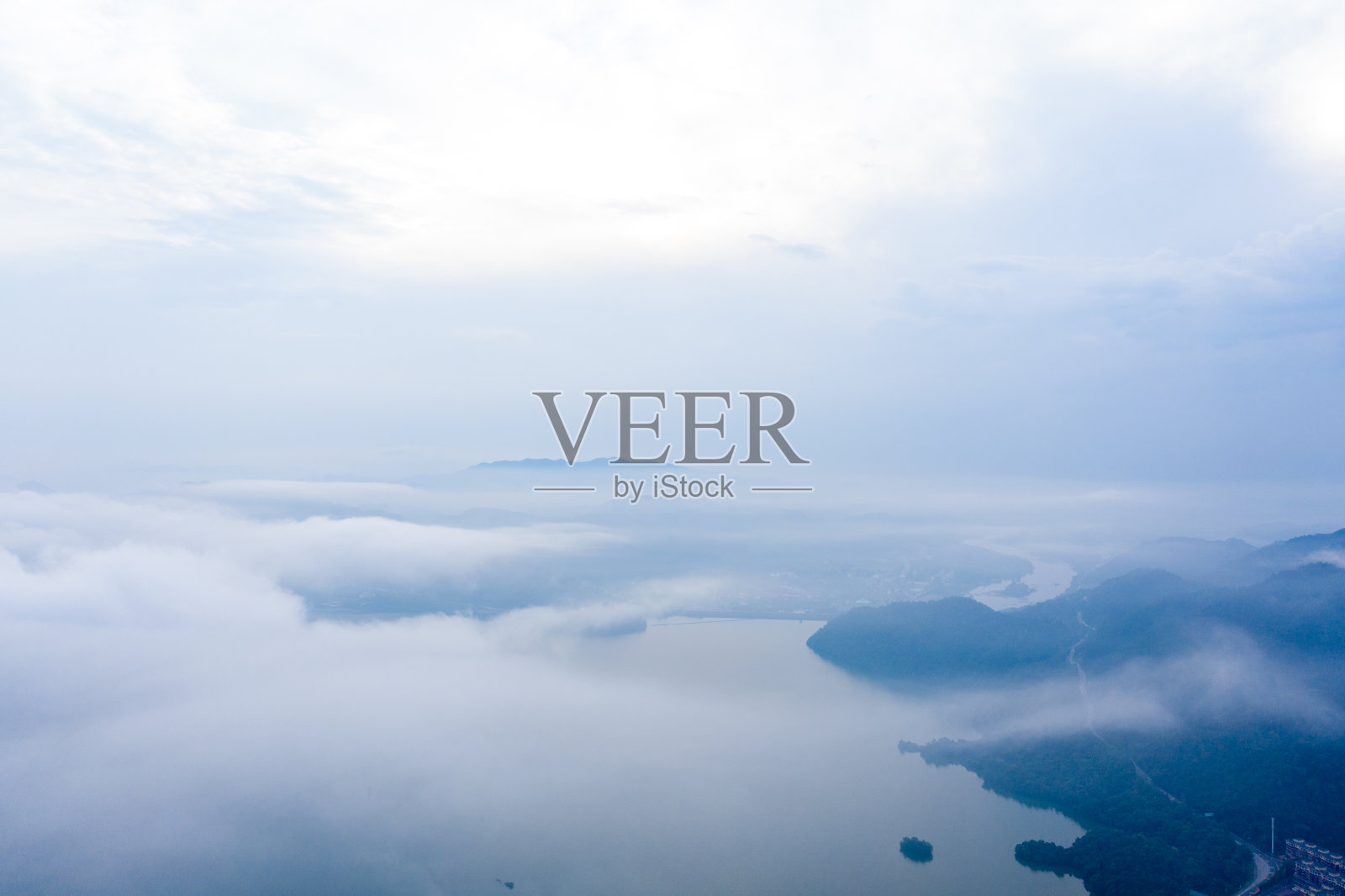 航拍云海场景照片摄影图片