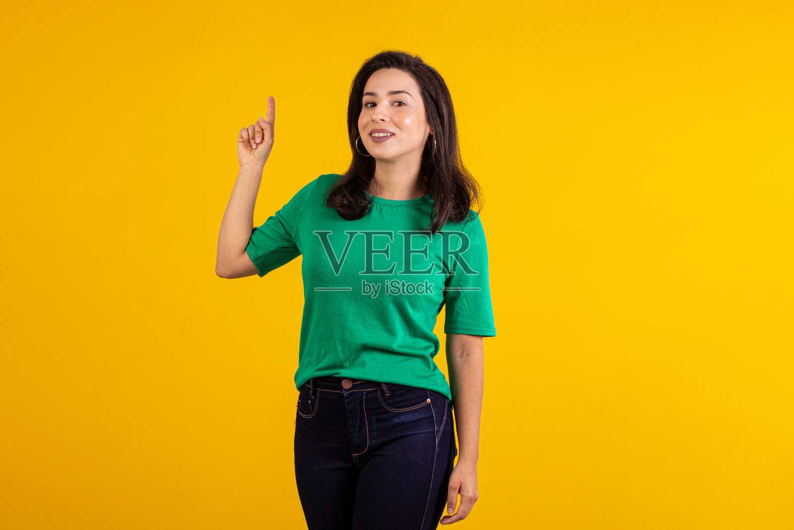 年轻女子的面部表情。照片摄影图片