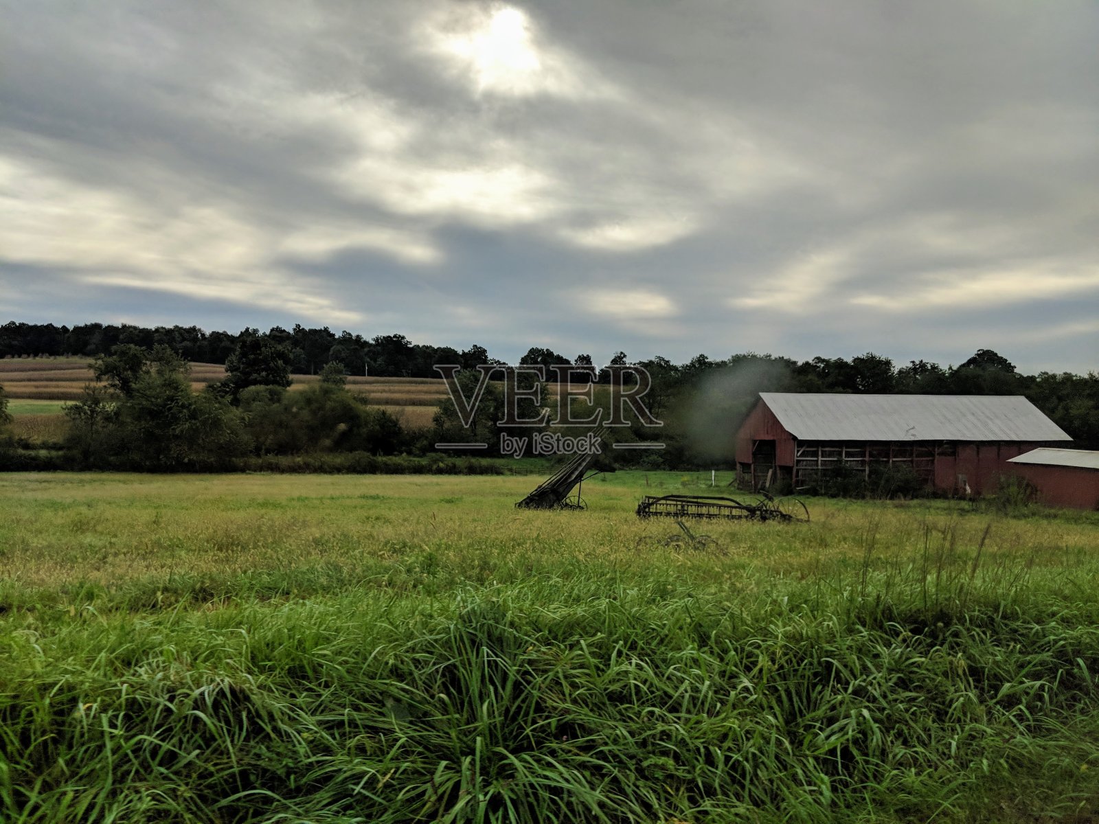 田间谷仓照片摄影图片
