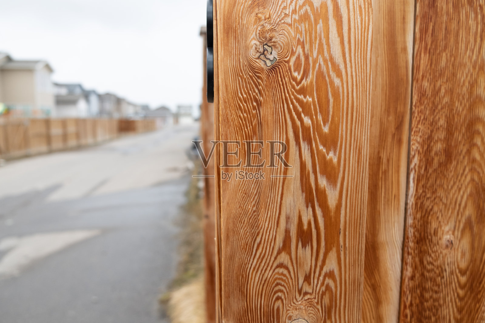 城市住宅开发中住宅之间的小巷照片摄影图片