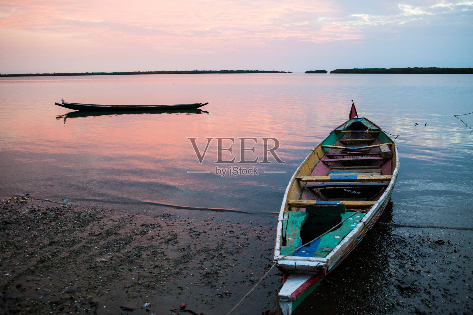塞内加尔萨卢姆河三角洲的日落照片摄影图片