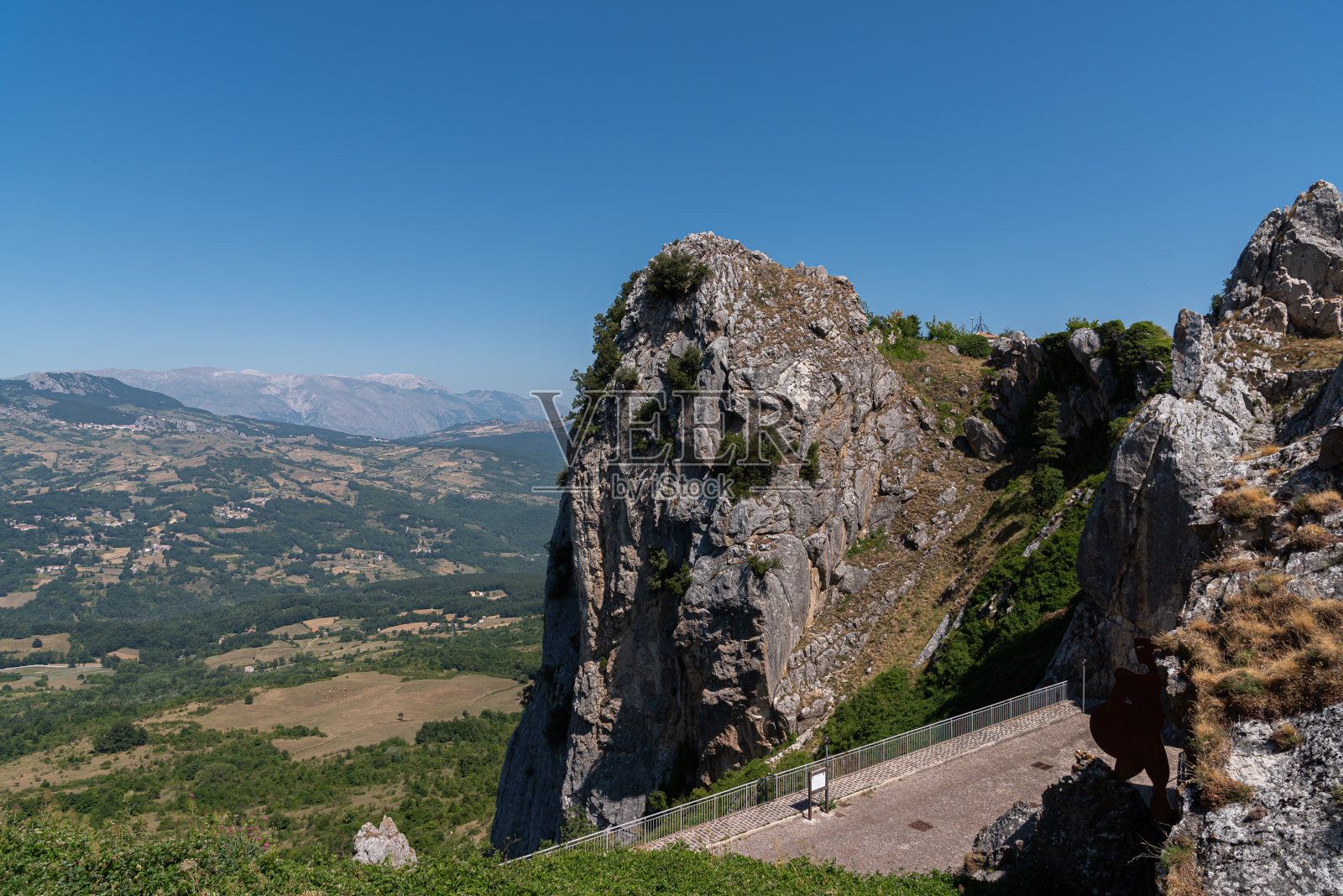 Pescopennataro,莫利塞意大利。的夏天照片摄影图片