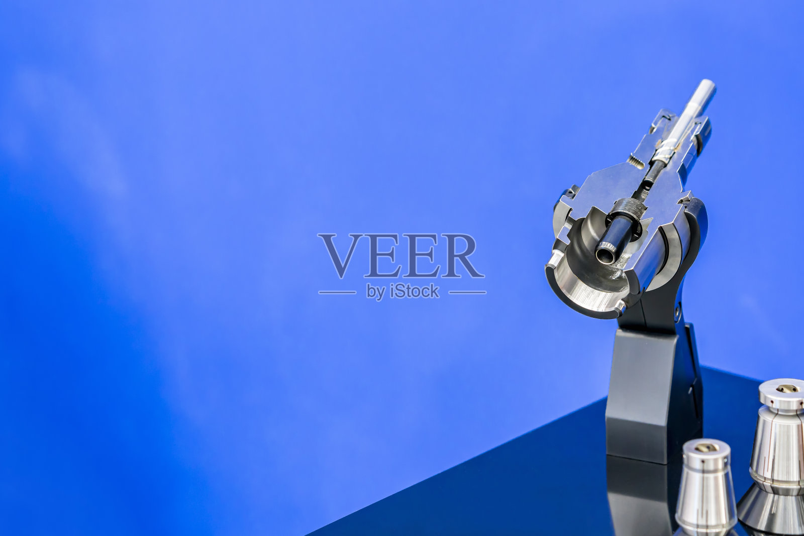 数控铣床或工业加工中心用夹头夹头刀架的截面图照片摄影图片