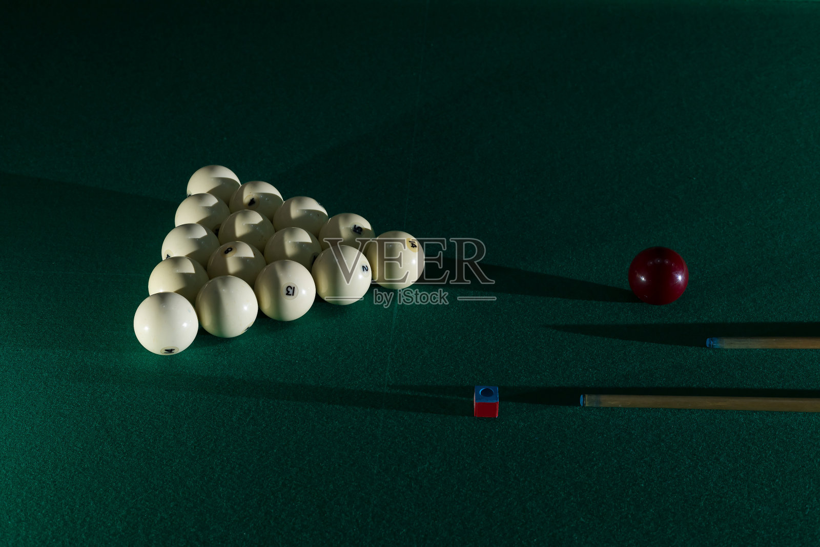俄罗斯台球背景与选择性焦点照片摄影图片