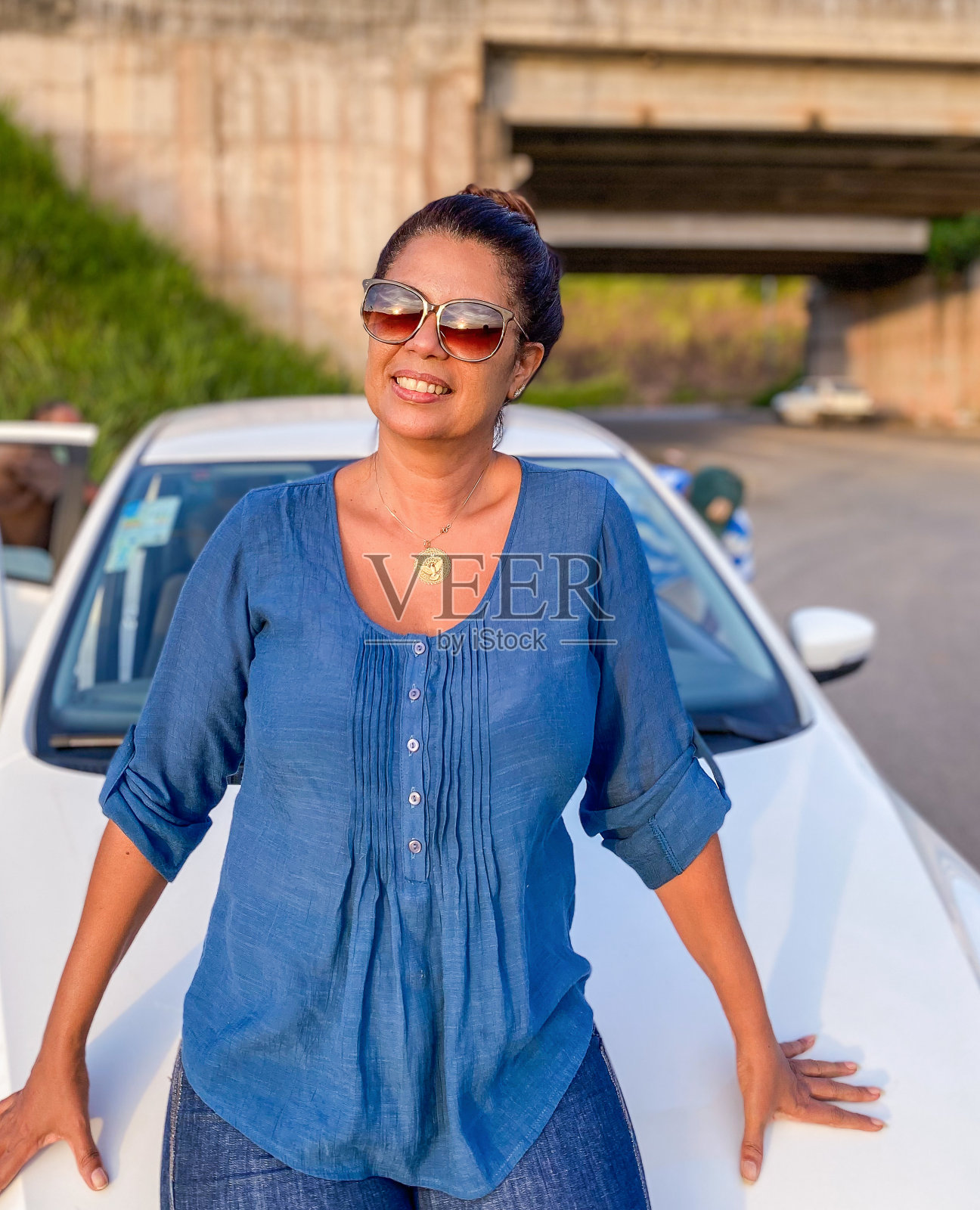 一个巴西女人的肖像照片摄影图片