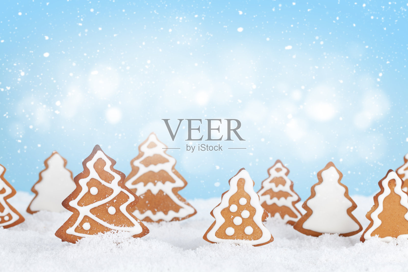 自制姜饼树的圣诞贺卡照片摄影图片