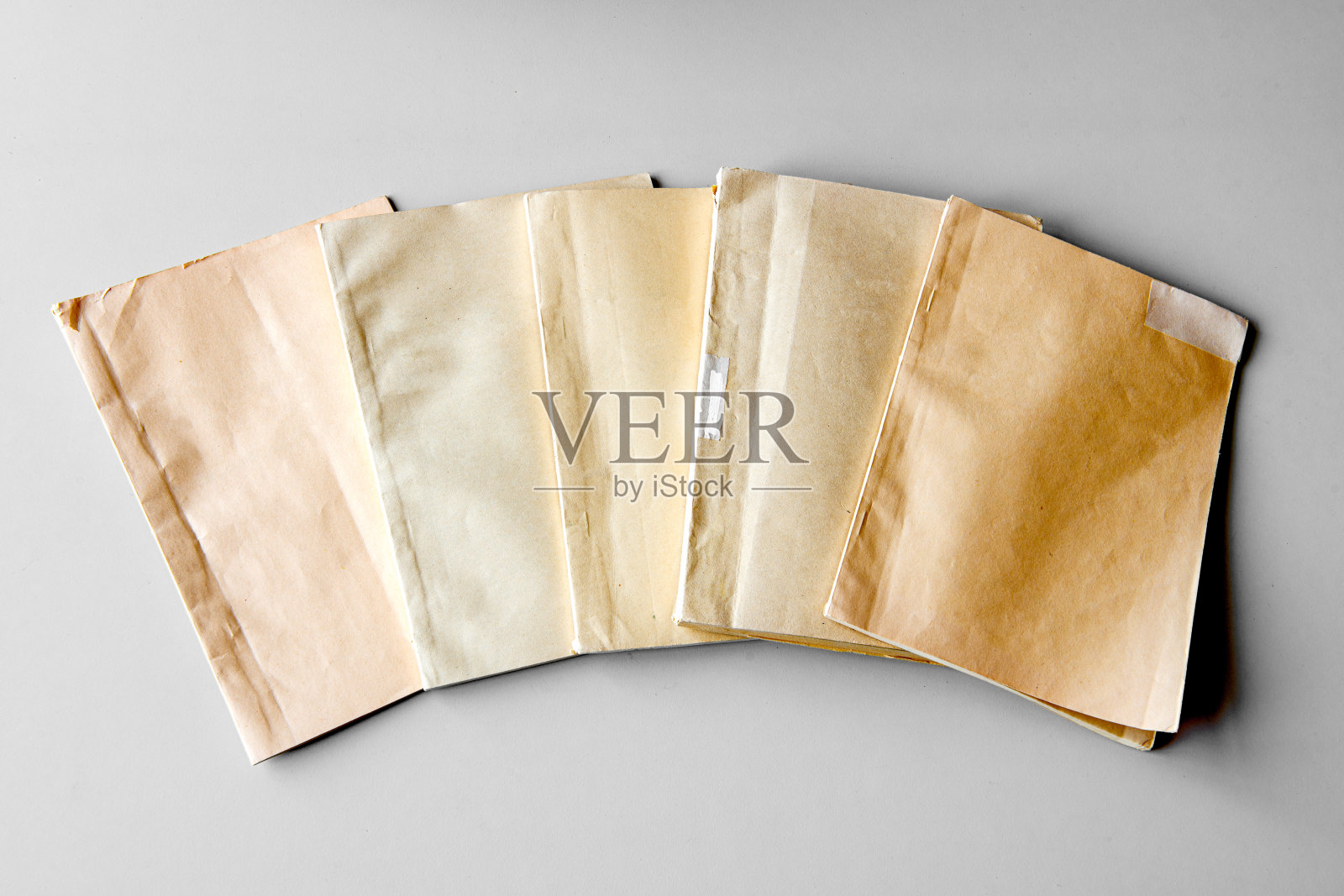 一堆破旧的书照片摄影图片