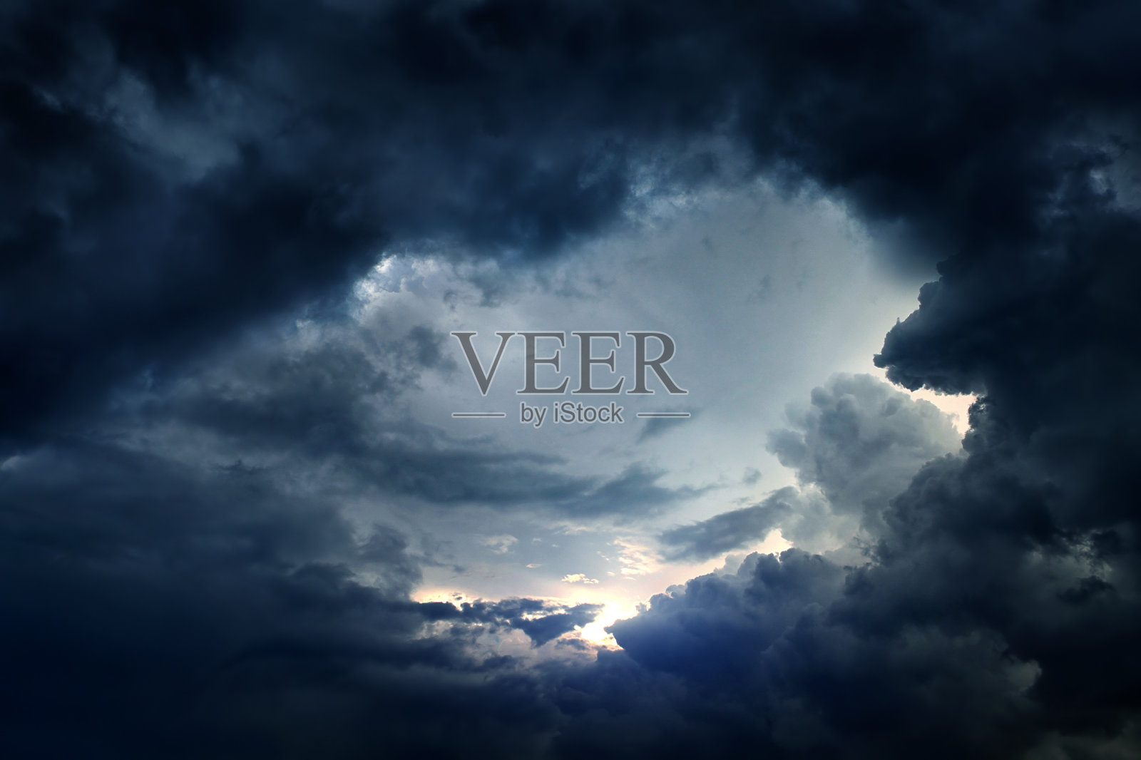 戏剧性的乌云照片摄影图片