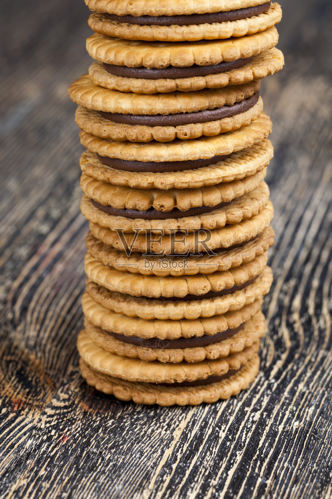 巧克力馅的圆形饼干照片摄影图片