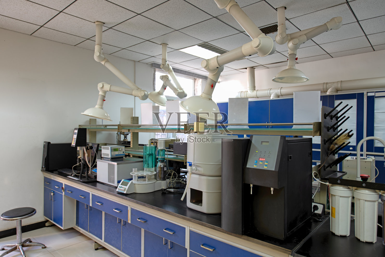 化学实验室设备照片摄影图片